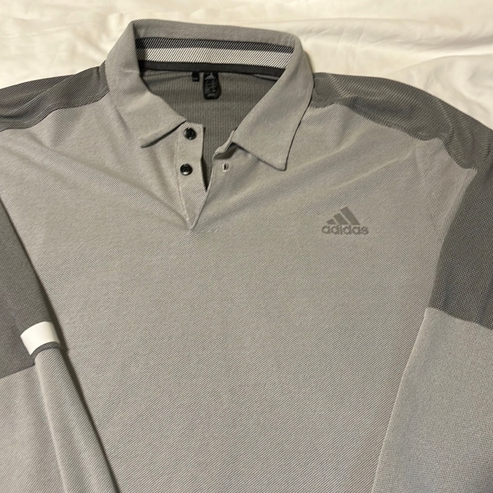 EUC ADIDAS MEN’s Pullover. Gray in color. Several insignias on pullover. XL. $28